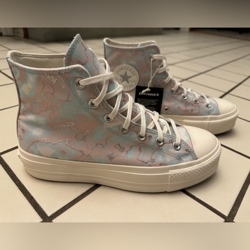 Converse Women's Chuck Taylor Lift Platform in Light Dew / Egret / Silver